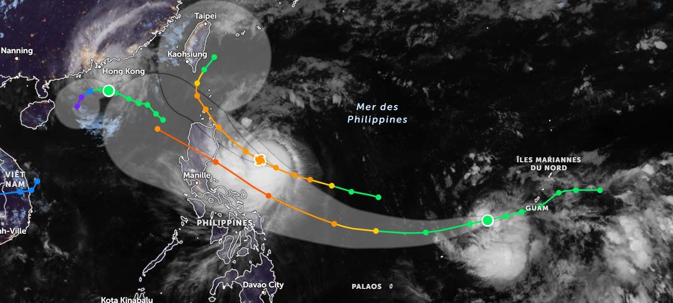 Nhieu con bao cung hoat dong xung quanh khu vuc PAR cua Philippines. Anh: Zoom Earth