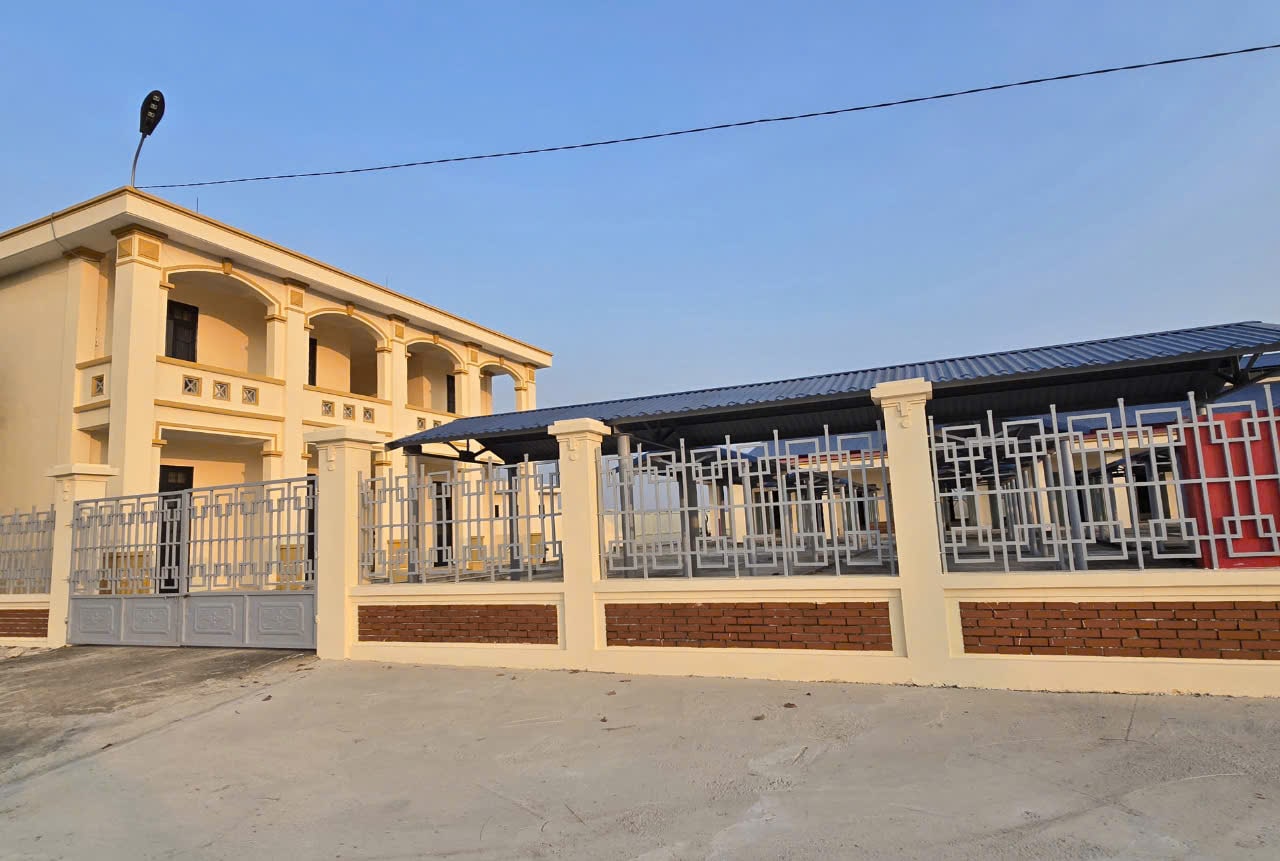 Huyện Gia Viễn quyết định rót thêm 1,4 tỉ đồng để cứu chợ xã Gia Tiến bỏ hoang suốt 8 năm. Ảnh: Nguyễn Trường