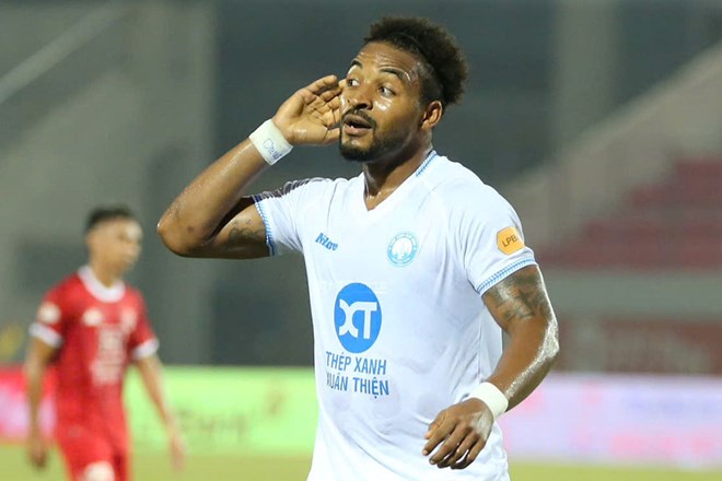 Được điền vào danh sách sơ bộ ĐTVN, Rafaelson có cơ hội đá AFF Cup 3 Nguyễn Xuân Son có cơ hội lên tuyển Việt Nam