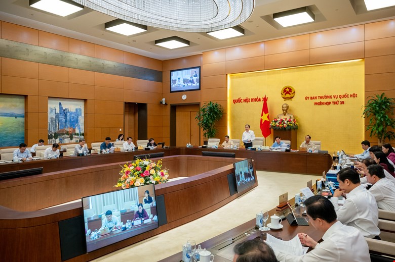 The National Assembly Standing Committee opened its 39th session to consider many important contents. Photo: Quochoi.vn