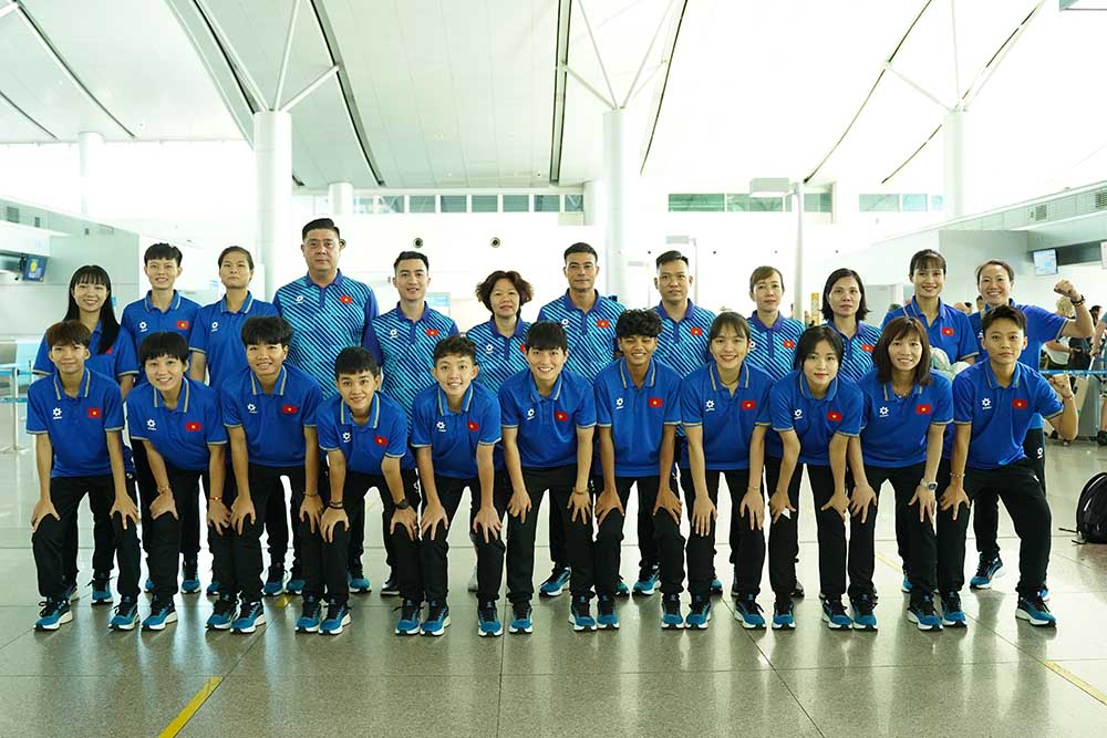 Vietnam women's futsal team begins journey to participate in the 2024 Southeast Asian Championship. Photo: Thanh Vu