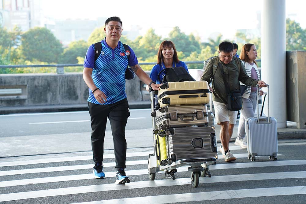 Tuyen futsal nu Viet Nam co mat o san bay Tan Son Nhat. Anh: Thanh Vu