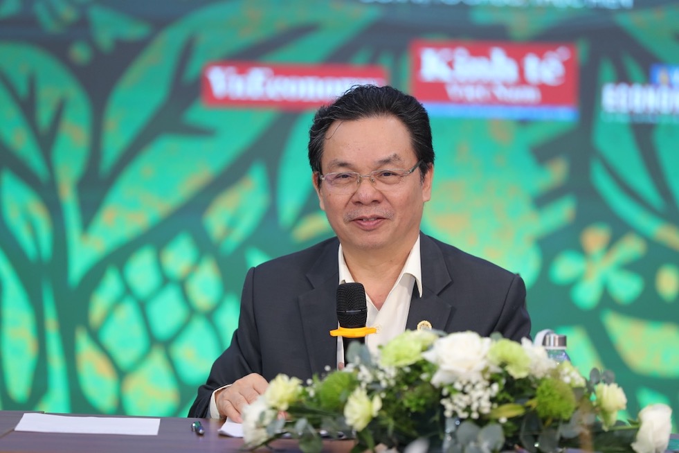 Prof. Dr. Hoang Van Cuong at the workshop on Comments on the draft Law on Special Consumption Tax (amended). Photo: Provided by the Organizing Committee