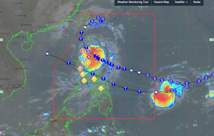 Bao Usagi thanh sieu bao truoc khi do bo dat lien Philippines trong hom nay. Anh: PAGASA