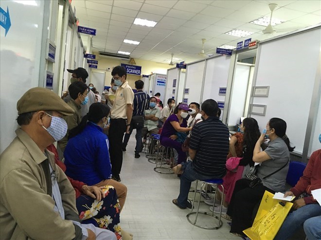 15 hospitals adjust hospital fees according to the basic salary level. Photo: Huyen Tran