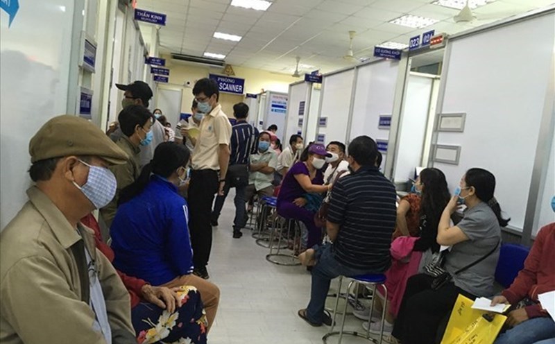 15 hospitals adjust hospital fees according to the basic salary level. Photo: Huyen Tran