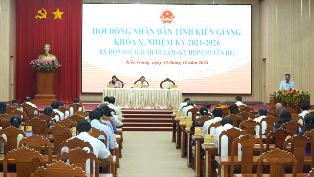 The People's Council of Kien Giang province approved a draft resolution on land policy for ethnic minorities living in Kien Giang province. Photo: Nguyen Anh