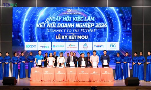 Công ty Cổ phần Công nghệ TekNix và Đại học FPT Cần Thơ ký kết thỏa thuận hợp tác đào tạo và phát triển nguồn nhân lực chất lượng cao cho ngành công nghệ. Ảnh: DN cung cấp