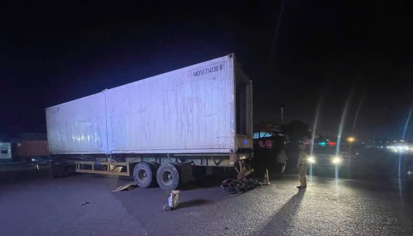 Accident scene at Hai An port gate, Hai Phong. Photo: Hai Phong Traffic Safety Committee