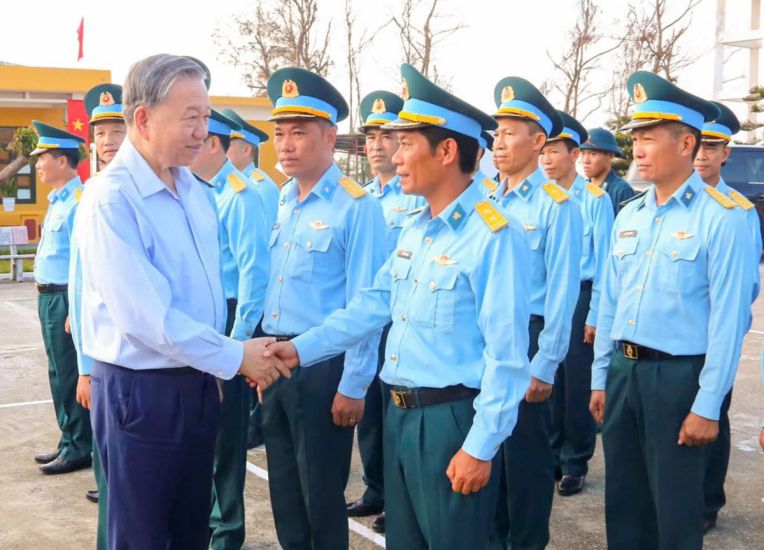 General Secretary To Lam and his delegation visited and worked in Bach Long Vi district, Hai Phong city. Photo: Hai Phong Portal