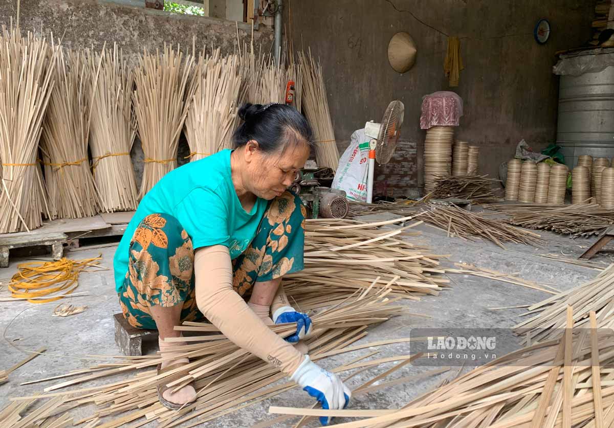 Nua sau khi ngam nuoc nhieu thang se duoc che thanh nan nho. Anh: Luong Ha