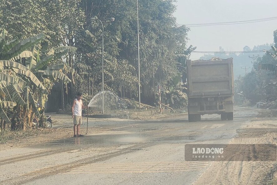 Bao cao duoc nhac den o tren la van ban so 71/BC-UBND cua UBND xa Soc Dang. Bao cao neu, ngay 8.11.2024, UBND xa nhan duoc thong tin phan anh cua nguoi dan ve viec Cong ty Vertexco (Cong ty CP Vertexco Soc Dang - don vi dau tu xay dung, kinh doanh mot phan ha tang ky thuat, dich vu cum cong nghiep Soc Dang) khu 4, xa Soc Dang van chuyen dat du thua ra ben Thai Binh de dua xuong tau cho di noi khac.