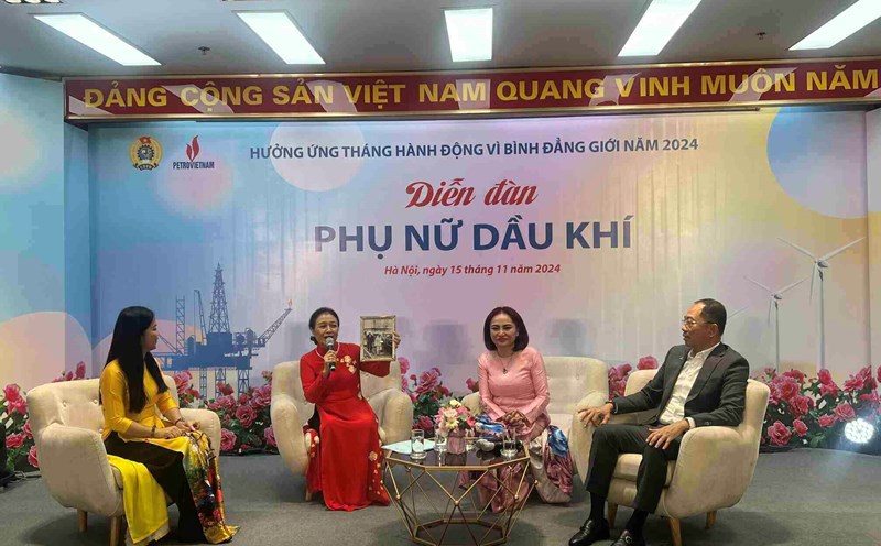Discussion at the Oil and Gas Women's Forum - an activity organized on the occasion of the Month of Action for Gender Equality and Prevention of Gender-Based Violence in 2024. Photo: Kieu Vu