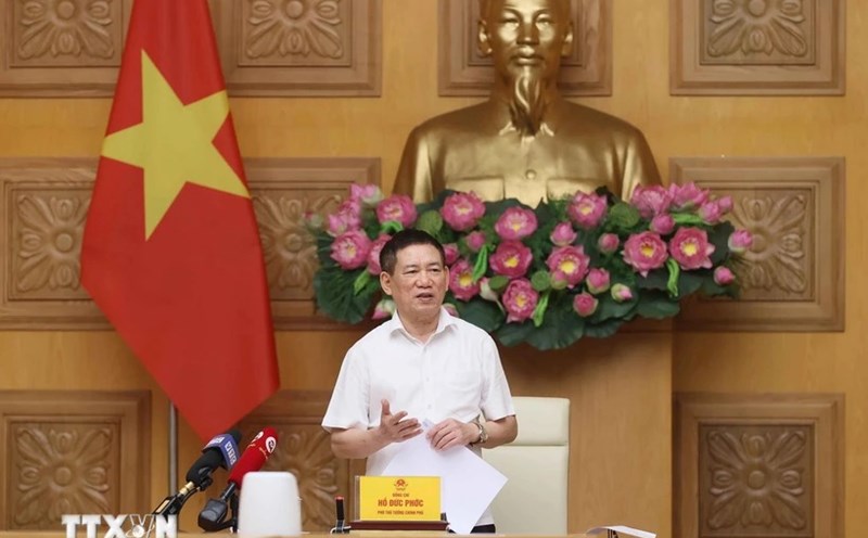 Deputy Prime Minister Ho Duc Phoc emphasized the need to strictly manage the quality of public investment projects. Photo: VNA