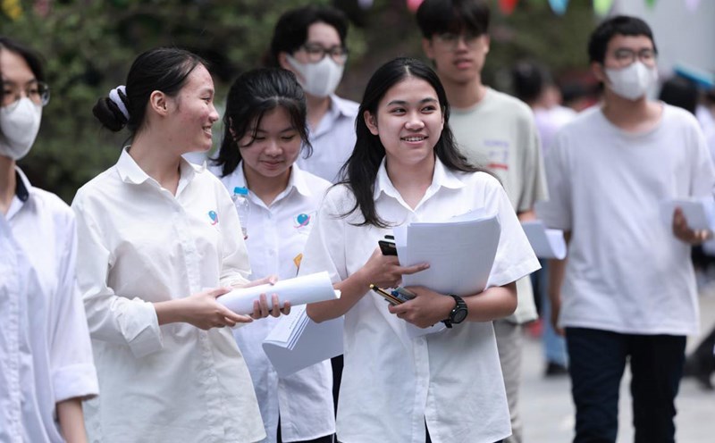 It is unlikely that there will be a rain of 10s in English in the 2025 high school graduation exam