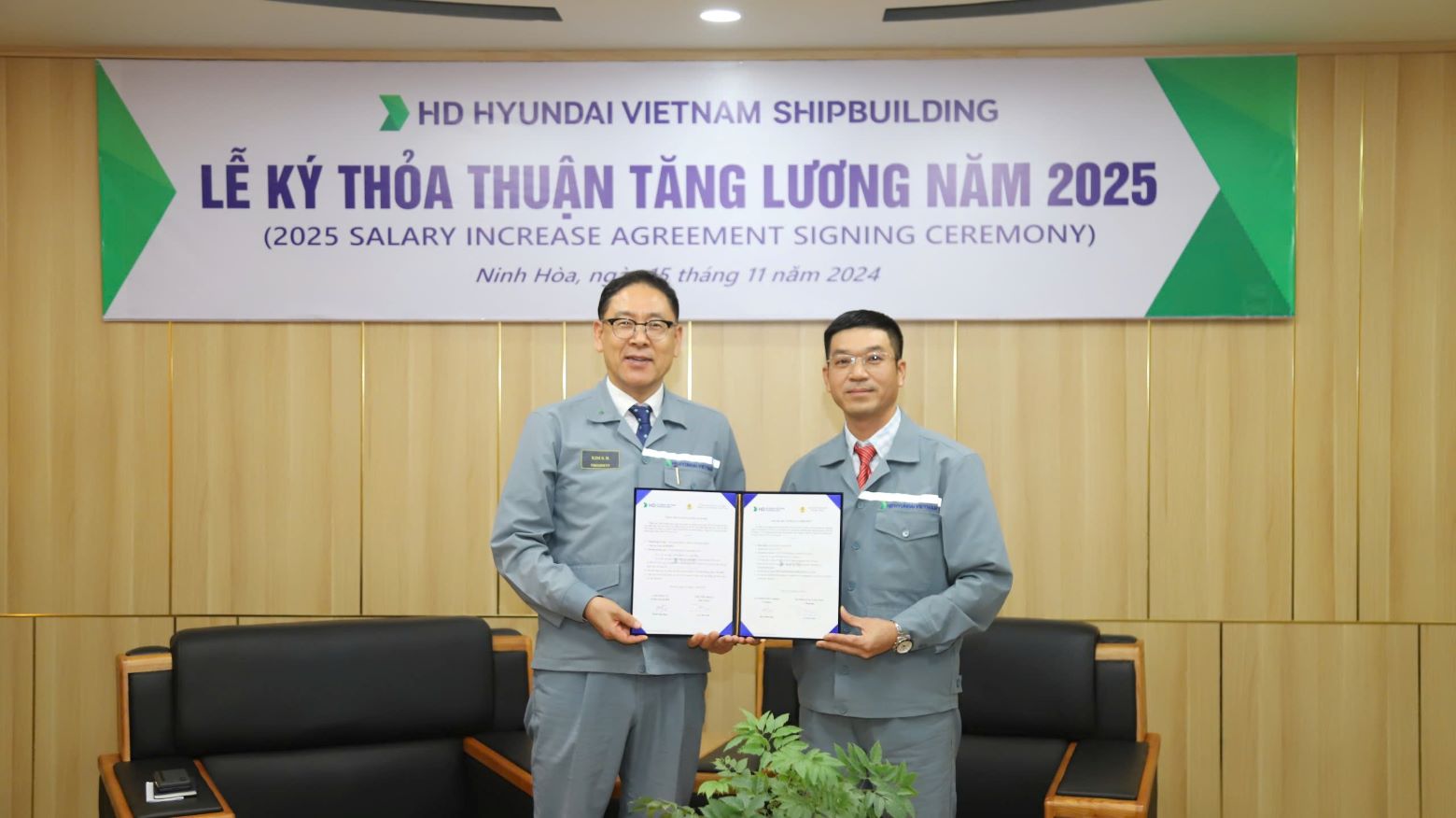The Union and HD Hyundai-Vietnam Shipbuilding Co., Ltd. reached an agreement to increase wages for workers in 2025. Photo: Ha Ngan