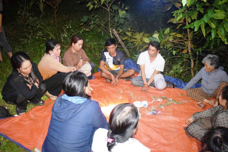 Hiện trường vụ công an bắt quả tang 10 đối tượng đánh bạc ăn tiền ở huyện Sông Hinh (Phú Yên). Ảnh: VKSND tỉnh Phú Yên