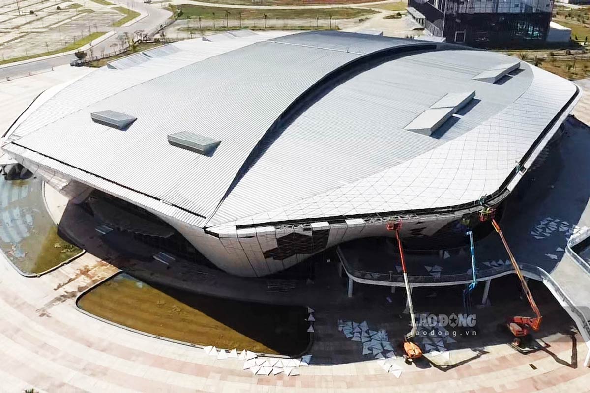 Panoramic view of the 5,000-seat multi-purpose stadium in Quang Ninh province. Photo: Doan Hung