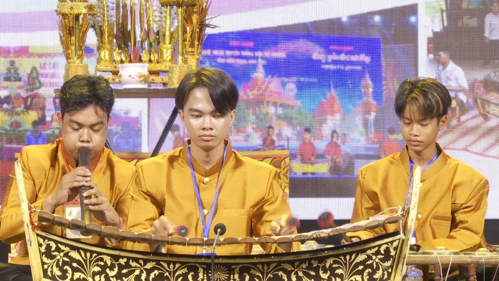 Khmer people's pentatonic music performance. Photo: Xuan Nhi