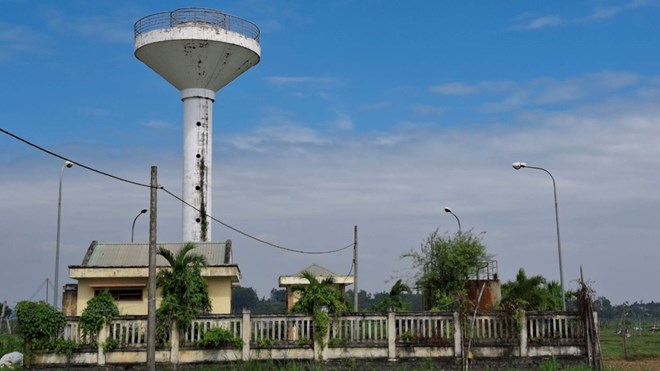 Bị nhiễm phèn, công trình nước sạch đầu tư 15 tỉ đồng bỏ hoang gây lãng phí