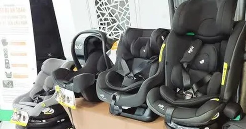 Tạm biệt cảnh mẹ bế con mỏi tay suốt chặng đường: Ghế ô tô ngả 165 độ cho bé ngủ ngon.