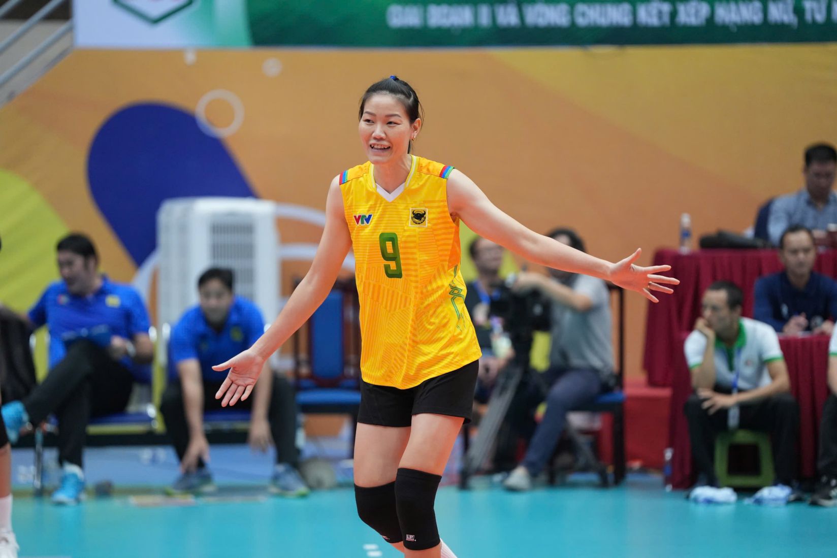 Nguyen Thi Ngoc Hoa in VTV Binh Dien Long An shirt. Photo: VFV