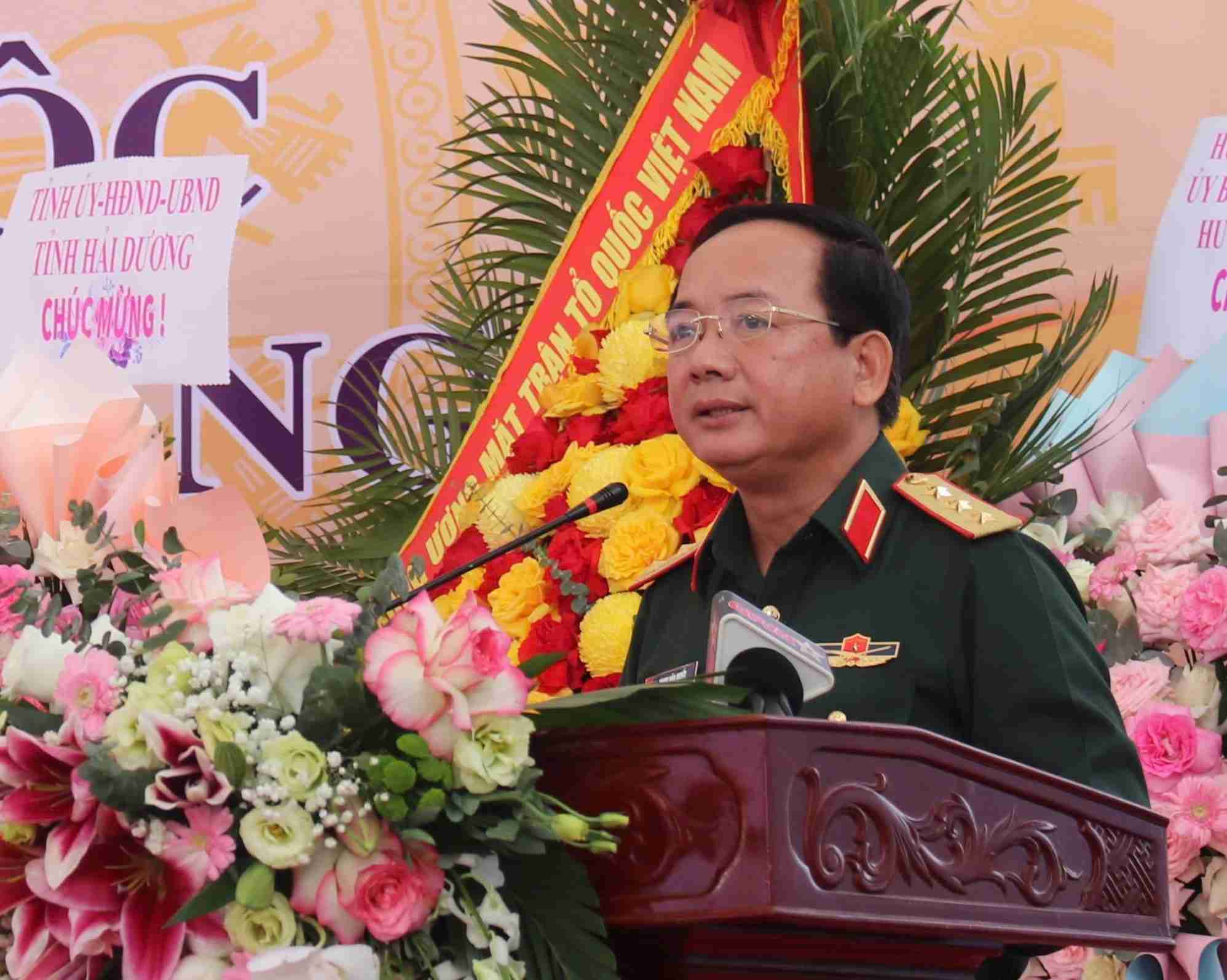 Senior Lieutenant General Trinh Van Quyet attended the Great Unity Day in Thanh Quang commune, Thanh Ha district, Hai Duong. Photo: Thanh Ha district portal