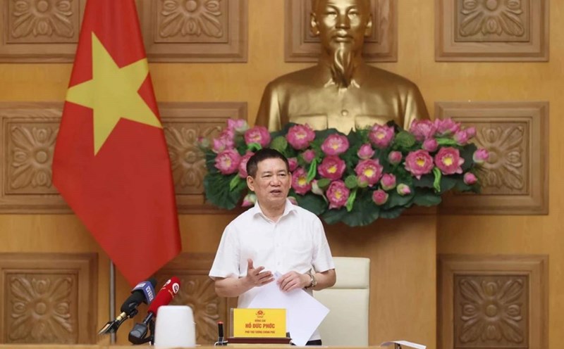 Party Central Committee member, Deputy Prime Minister Ho Duc Phoc chaired a meeting on inspecting and urging the acceleration of public investment disbursement in 2024. Photo: VNA