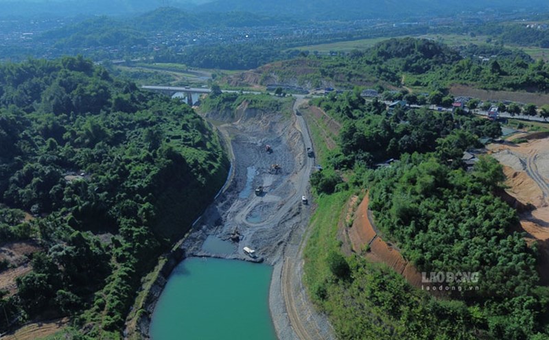 Many infrastructure and transport development projects in Lao Cai will be disbursed in 2024. Photo: Dinh Dai.
