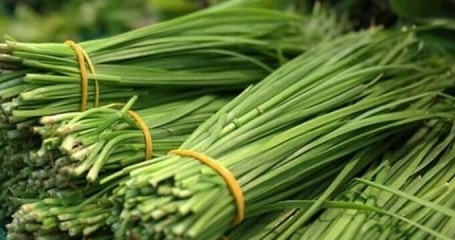 Chives can help reduce uric acid. Photo: Nghia Ha