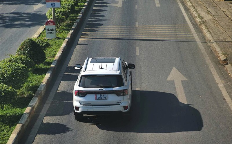 Yellow-plate cars and a series of out-of-province cars were fined in Cao Bang. Photo: Cao Bang Police