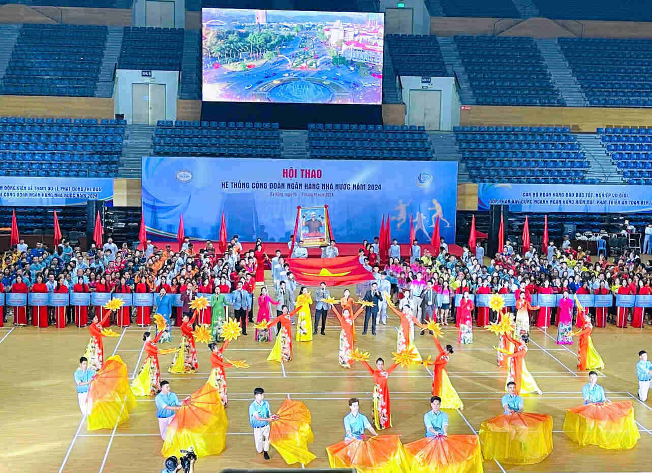 Opening ceremony of the State Bank Trade Union System Sports Festival. Photo: Mai Huong