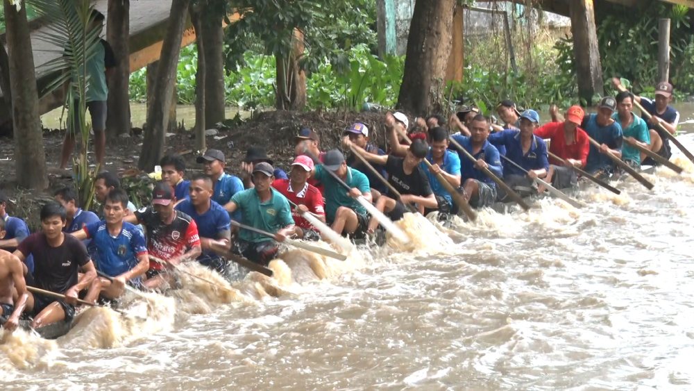 De tham gia giai dua ghe ngo truoc do cac doi da chuan bi tap luyen het minh de tranh tai.