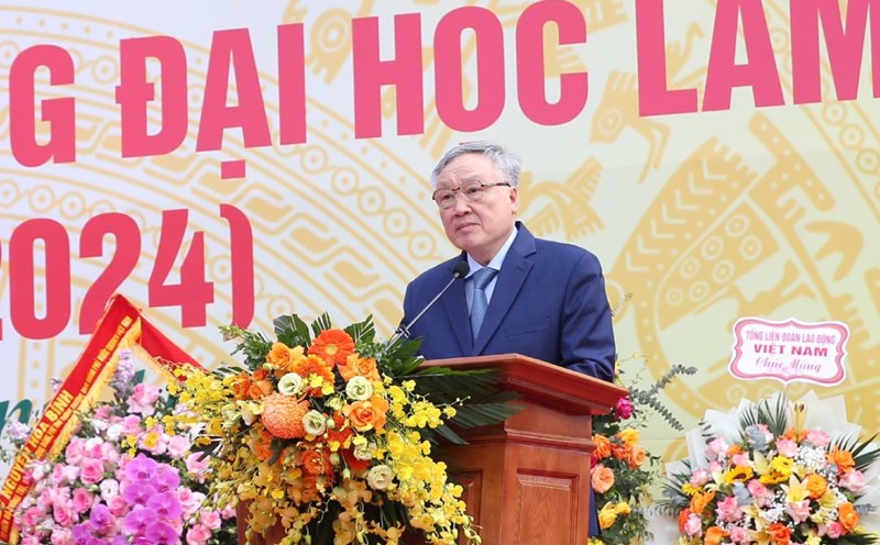Permanent Deputy Prime Minister Nguyen Hoa Binh attended the 60th Anniversary of the Establishment of the Forestry University. Photo: Pham Dong