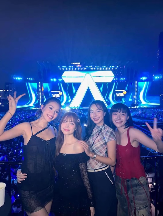 Thuy Tien nhiet tinh toi ung ho concert “Anh trai say hi“. Anh: Nhan vat cung cap.