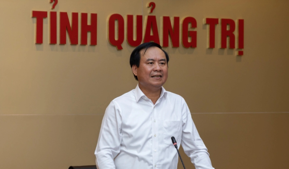 Mr. Vo Van Hung, Chairman of the People's Committee of Quang Tri province, was transferred and appointed to hold the position of Deputy Minister of Agriculture and Rural Development. Photo: VGP