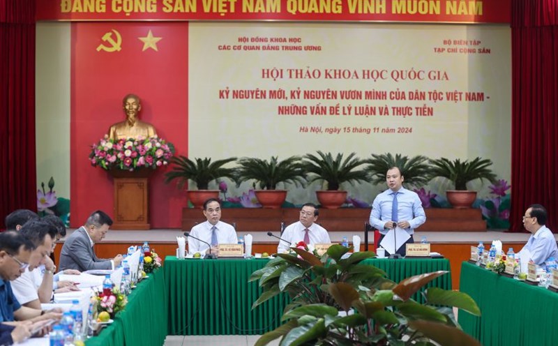 National scientific conference “New era, the era of the Vietnamese nation's rise - Theoretical and practical issues” on the morning of November 15. Photo: T.Vuong