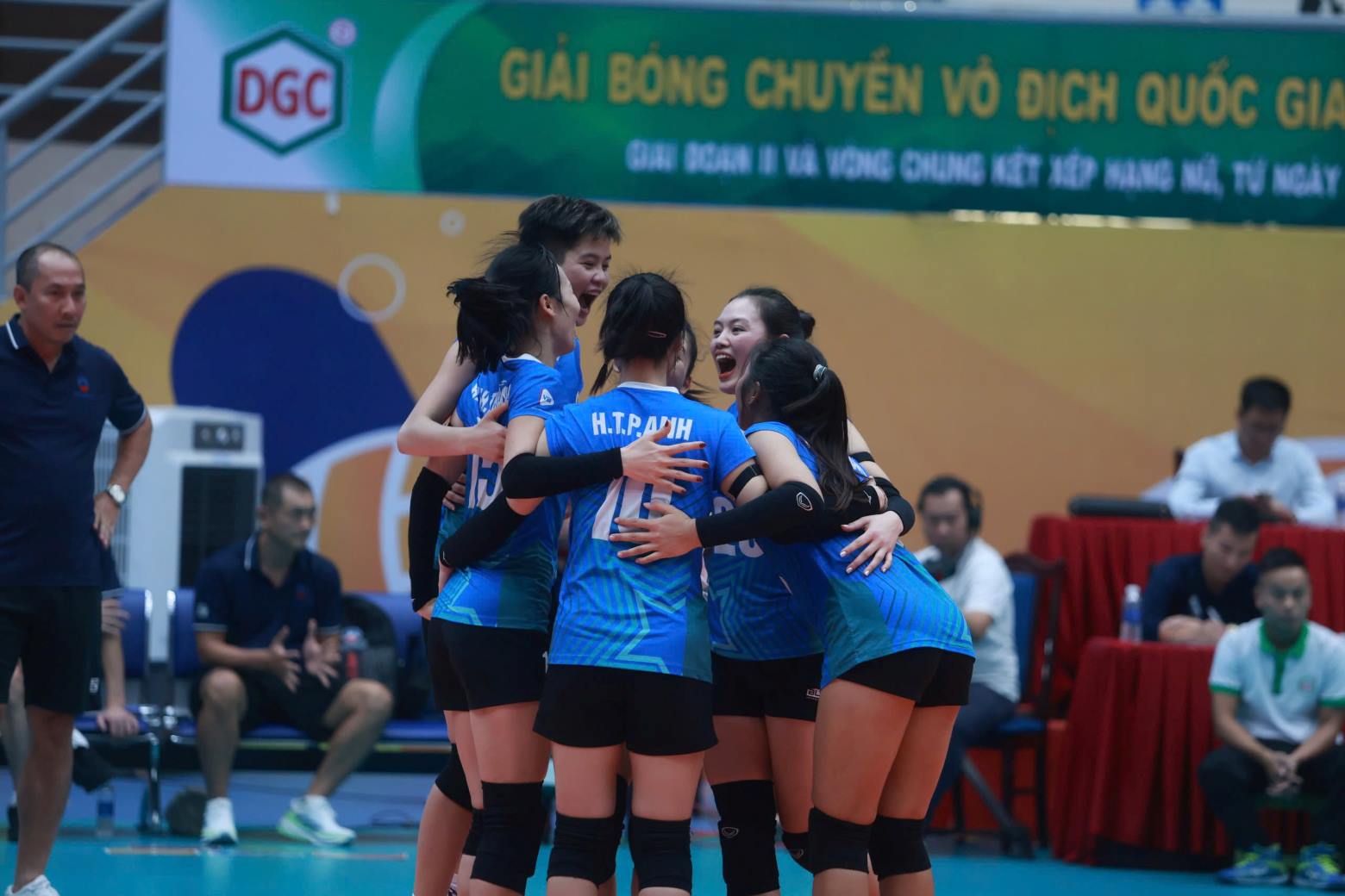 Vietinbank and Thai Binh have officially secured their place in the national volleyball championship. Photo: Hoang Anh