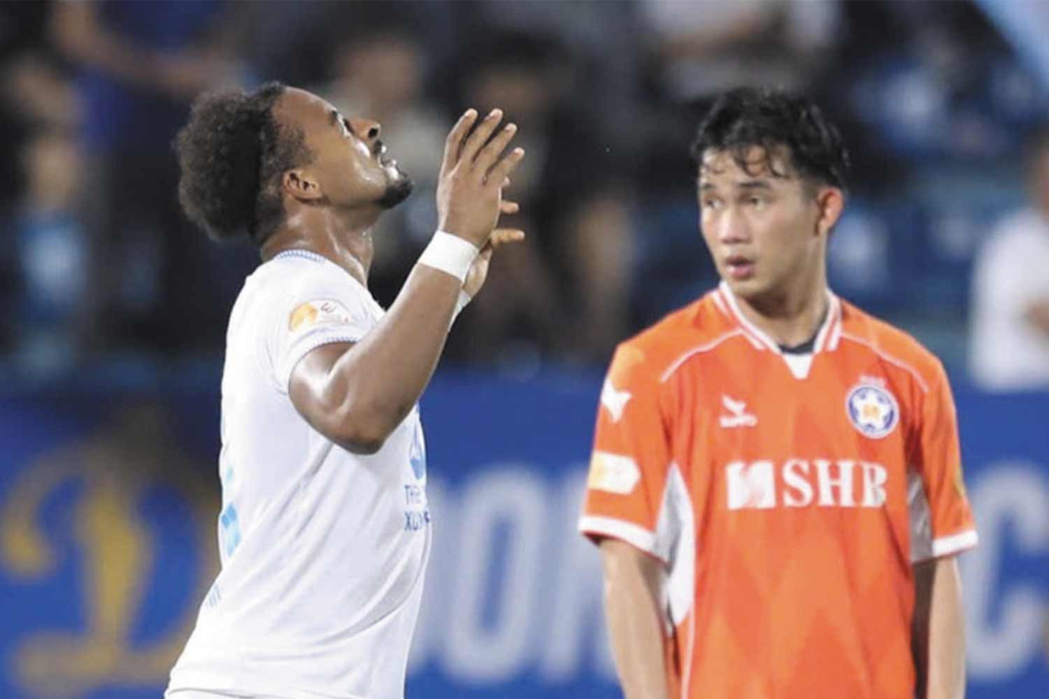 Nam Dinh Club won 5-0 against Da Nang in round 8 of V.League 2024-2025. Photo: FPT Play