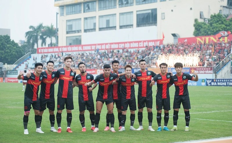 Phu Dong Ninh Binh consolidates its top position in the 2024-2025 National First Division rankings. Photo: PDNB