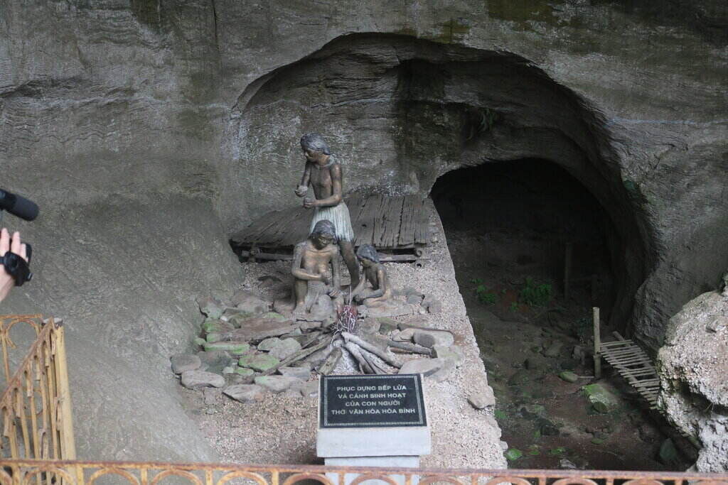 Xom Trai Cave - one of two archaeological sites in Hoa Binh has just been recognized as a special national monument. Photo: Khanh Linh