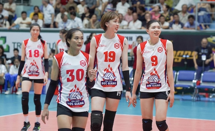 Duc Giang Chemicals meets VTV Binh Dien Long An at the 2024 national volleyball tournament. Photo: VFV