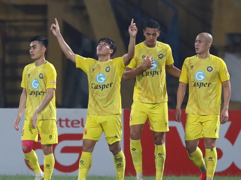 Thanh Hoa maintains the top position after round 8 of V.League 2024-2025. Photo: Thanh Hoa FC