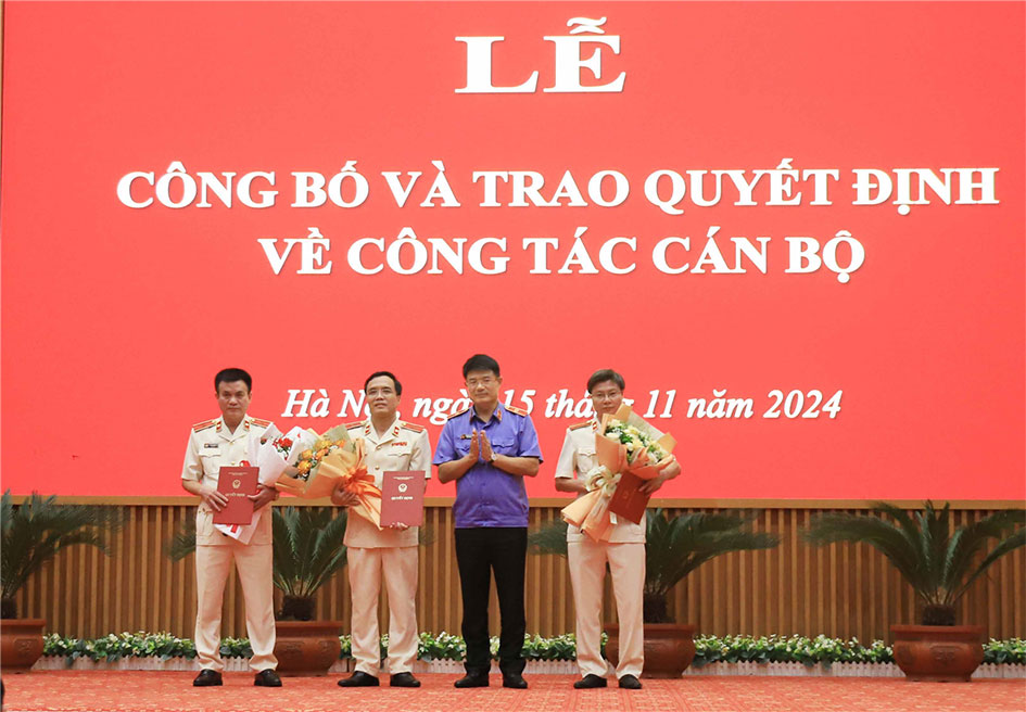 The announcement ceremony of the Supreme People's Procuracy's personnel appointment decision in Hanoi. Photo: Supreme People's Procuracy