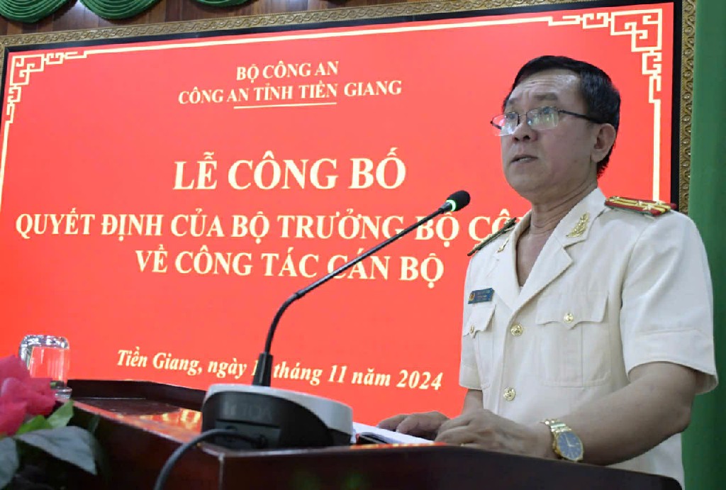Lieutenant Colonel Tran Van Tron - new Deputy Director of Tien Giang Provincial Police - spoke after receiving the appointment decision. Photo: Tien Giang Provincial Police