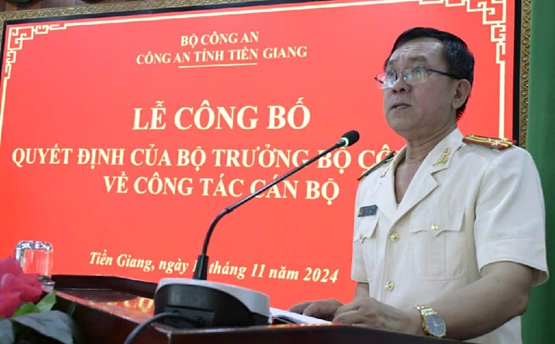 Lieutenant Colonel Tran Van Tron - new Deputy Director of Tien Giang Provincial Police - spoke after receiving the appointment decision. Photo: Tien Giang Provincial Police