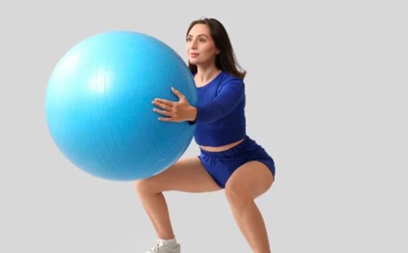 Pilates movements help firm abdominal muscles. Photo: According to Healthshots.