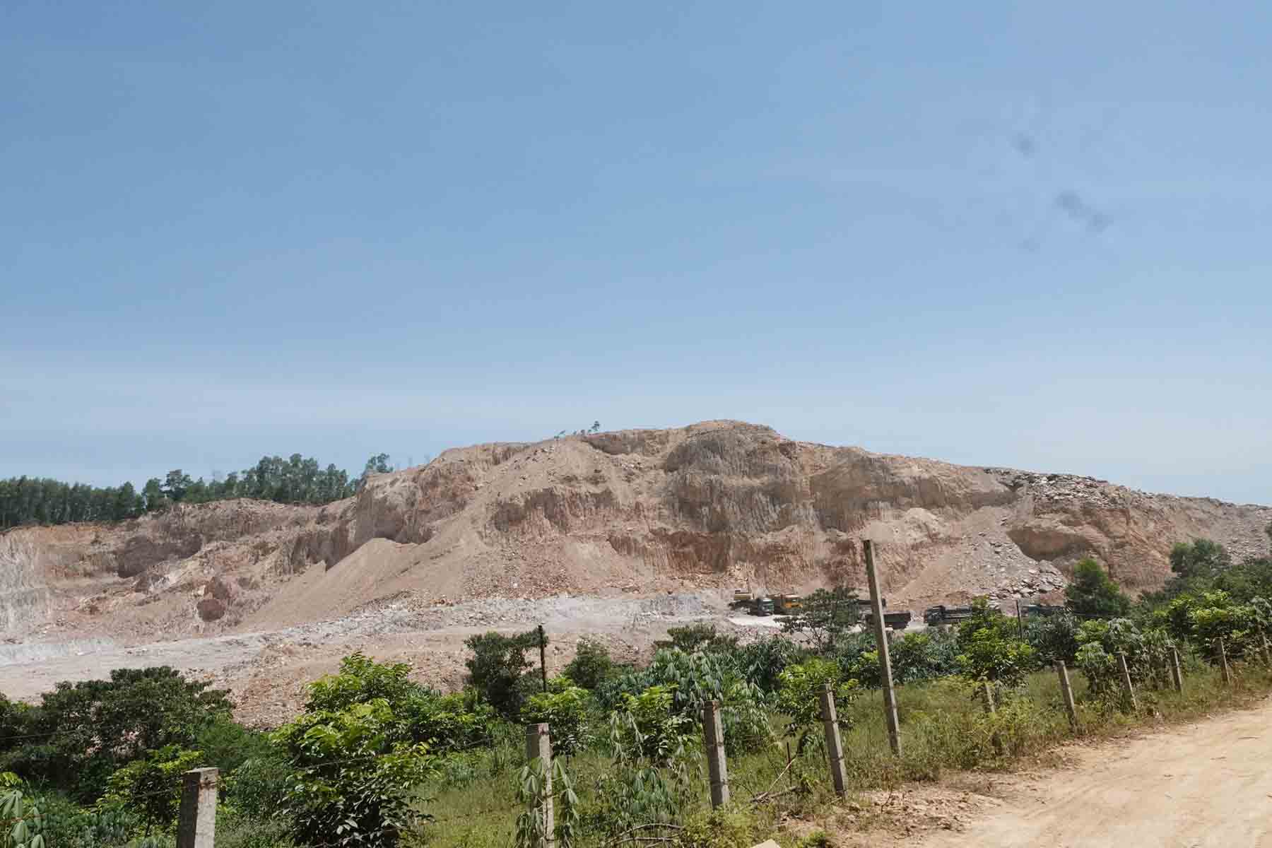 Currently, Ha Tinh is strengthening inspection and rectification of mineral exploitation activities. Photo: Tran Tuan.