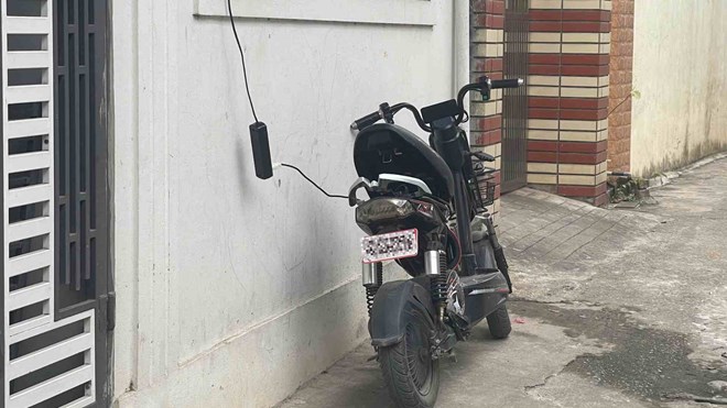 When traveling by electric motorbike, users need to pay attention to a few important things to ensure safety. Photo: Ngoc Diep