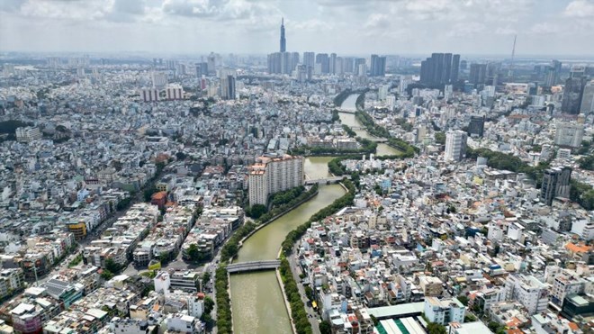 Ho Chi Minh City merged 80 wards into 41 wards, resulting in a surplus of 1,022 personnel. Photo: Minh Quan